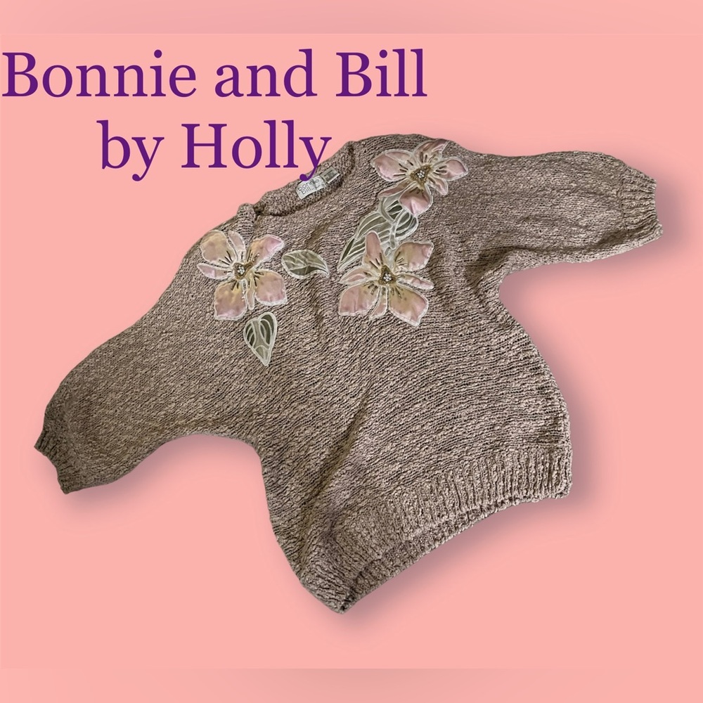 Vintage Bonnie and Bill by Holly embroidered sweater. Size Large 🌺🌸